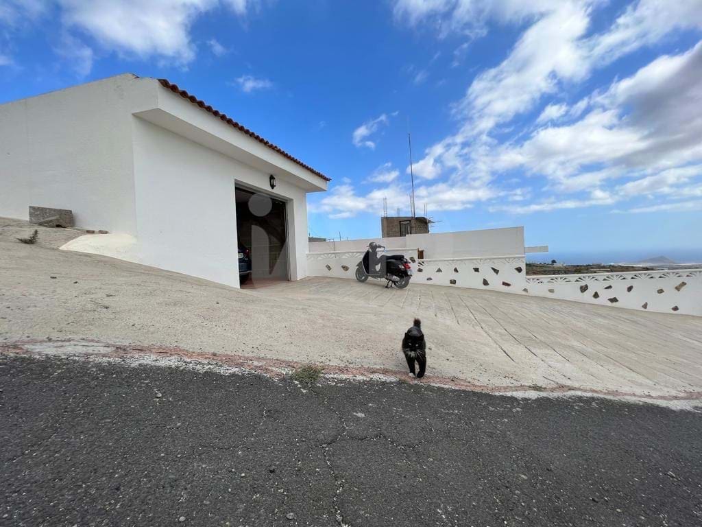 5 quarto Casa em Banda para venda em Granadilla de Abona com garagem - 360 000 € (Ref: 9989027)