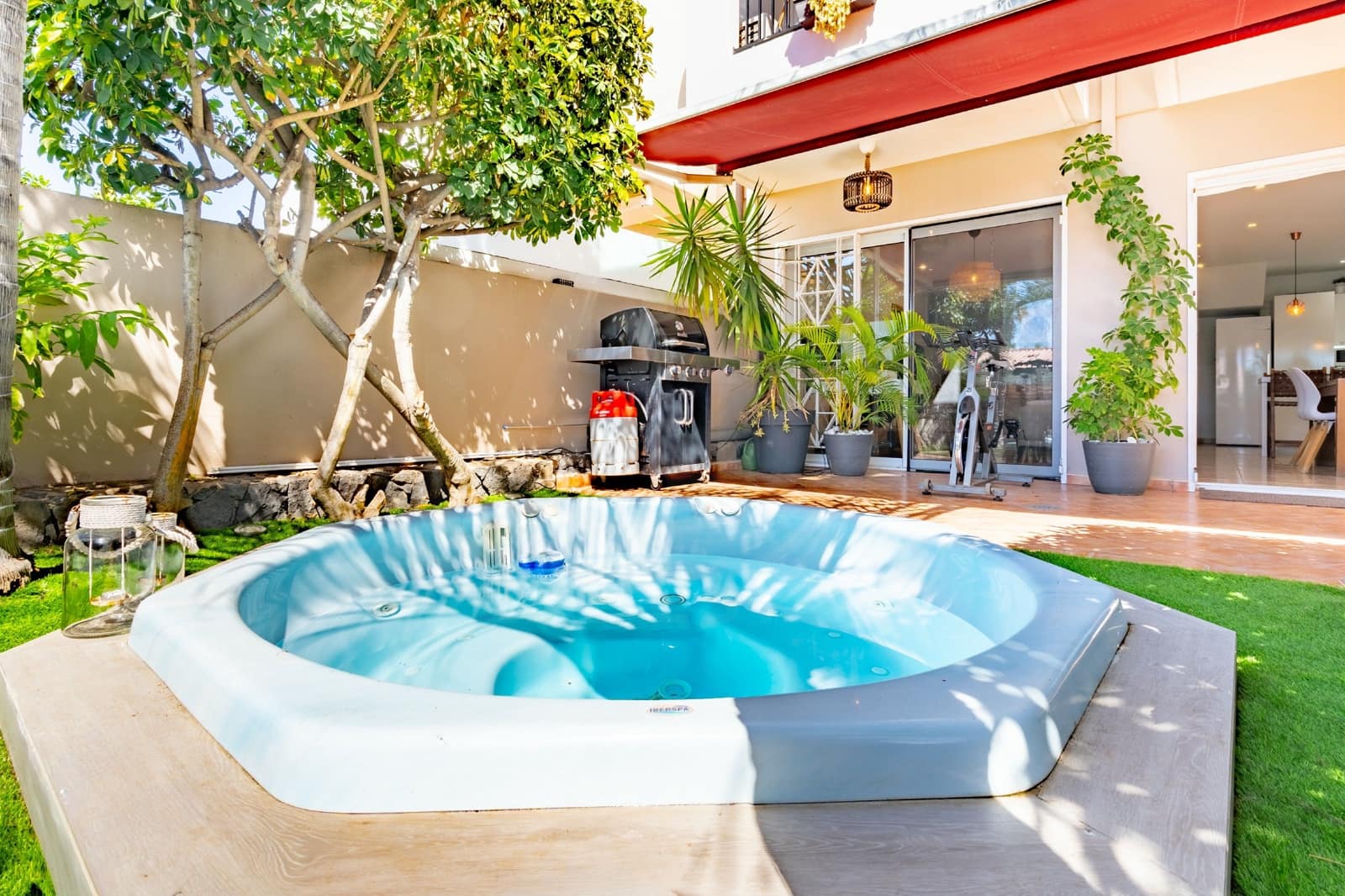 2 soveværelse Rækkehus til salg i Santa Cruz de Tenerife med swimmingpool garage - € 494.000 (Ref: 9989028)