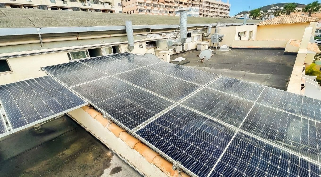 2 soveværelse Rækkehus til salg i Santa Cruz de Tenerife med swimmingpool garage - € 494.000 (Ref: 9989028)