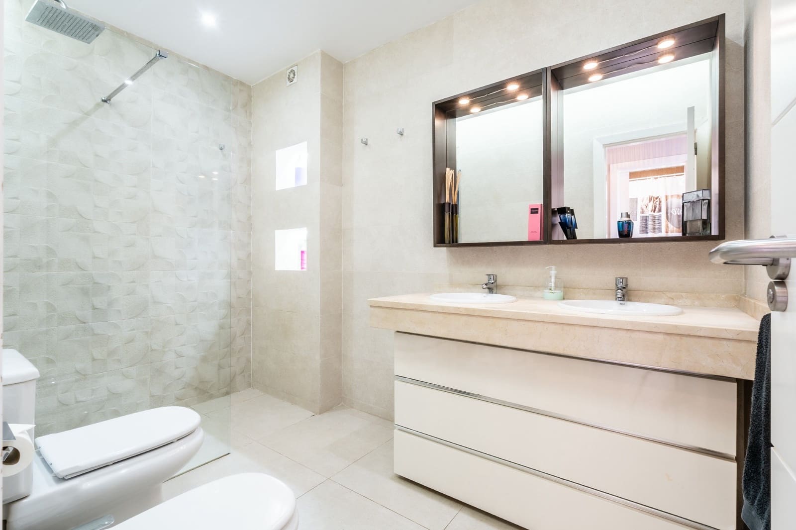 2 soveværelse Rækkehus til salg i Santa Cruz de Tenerife med swimmingpool garage - € 494.000 (Ref: 9989028)