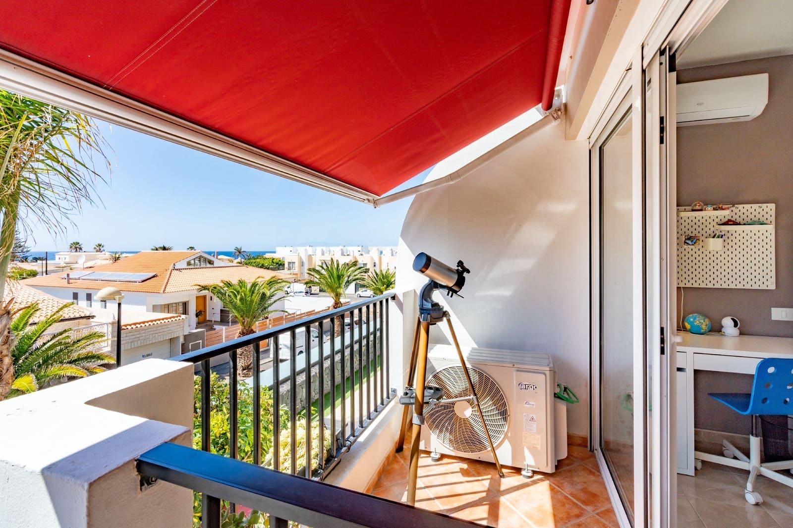 2 soveværelse Rækkehus til salg i Santa Cruz de Tenerife med swimmingpool garage - € 494.000 (Ref: 9989028)