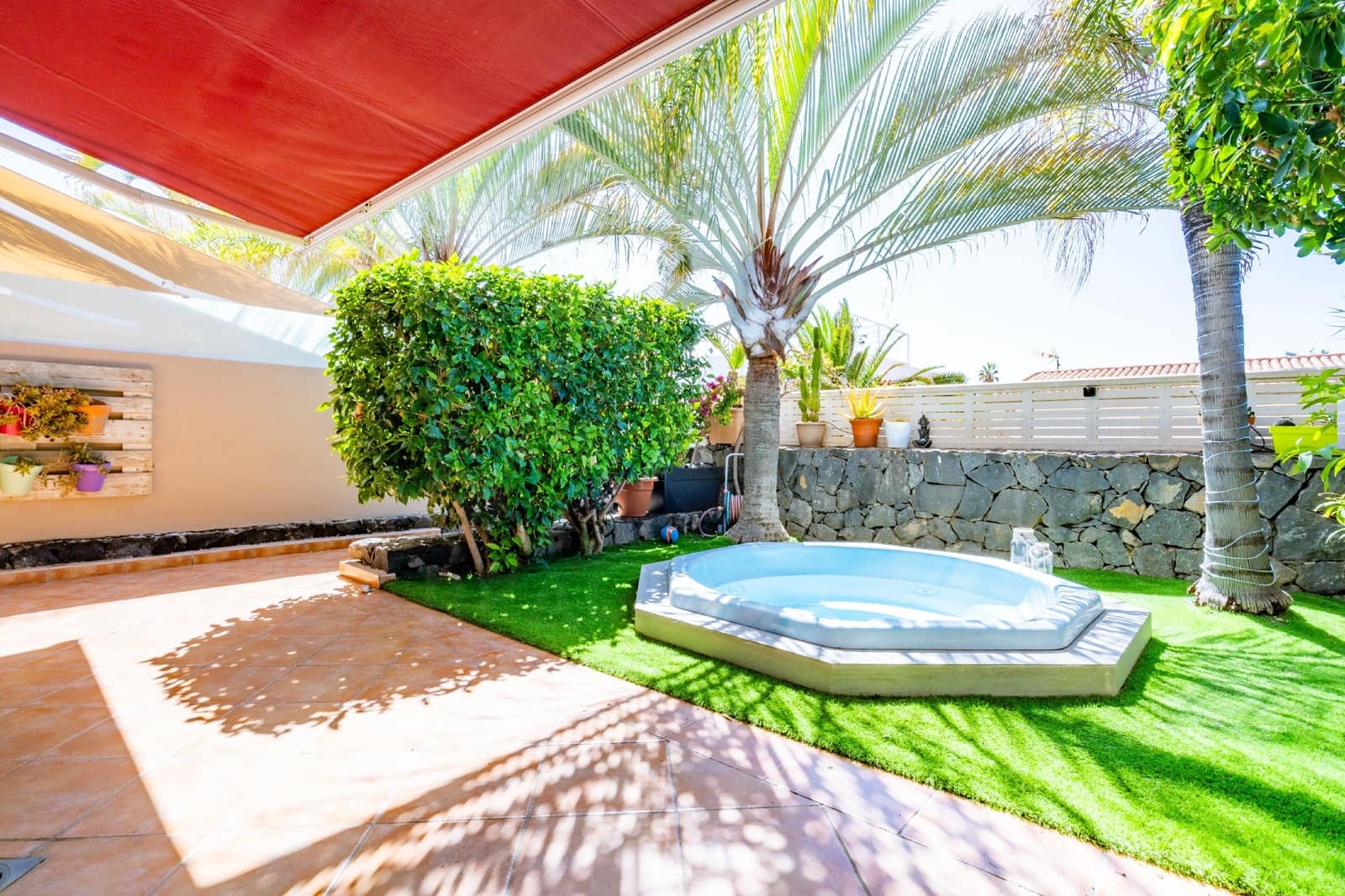 2 soveværelse Rækkehus til salg i Santa Cruz de Tenerife med swimmingpool garage - € 494.000 (Ref: 9989028)