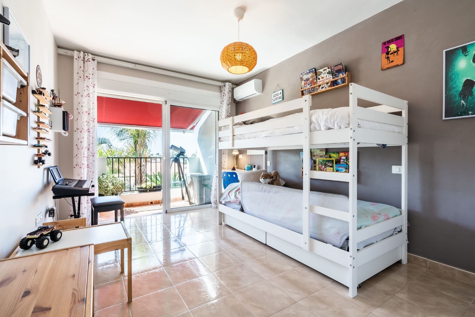 2 soveværelse Rækkehus til salg i Santa Cruz de Tenerife med swimmingpool garage - € 494.000 (Ref: 9989028)