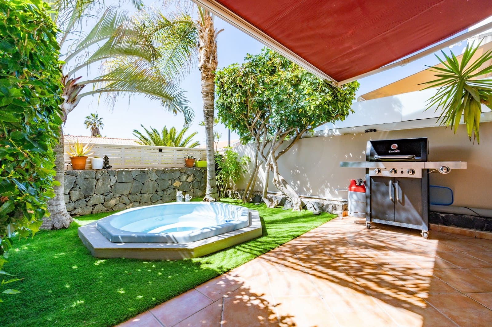 2 soveværelse Rækkehus til salg i Santa Cruz de Tenerife med swimmingpool garage - € 494.000 (Ref: 9989028)