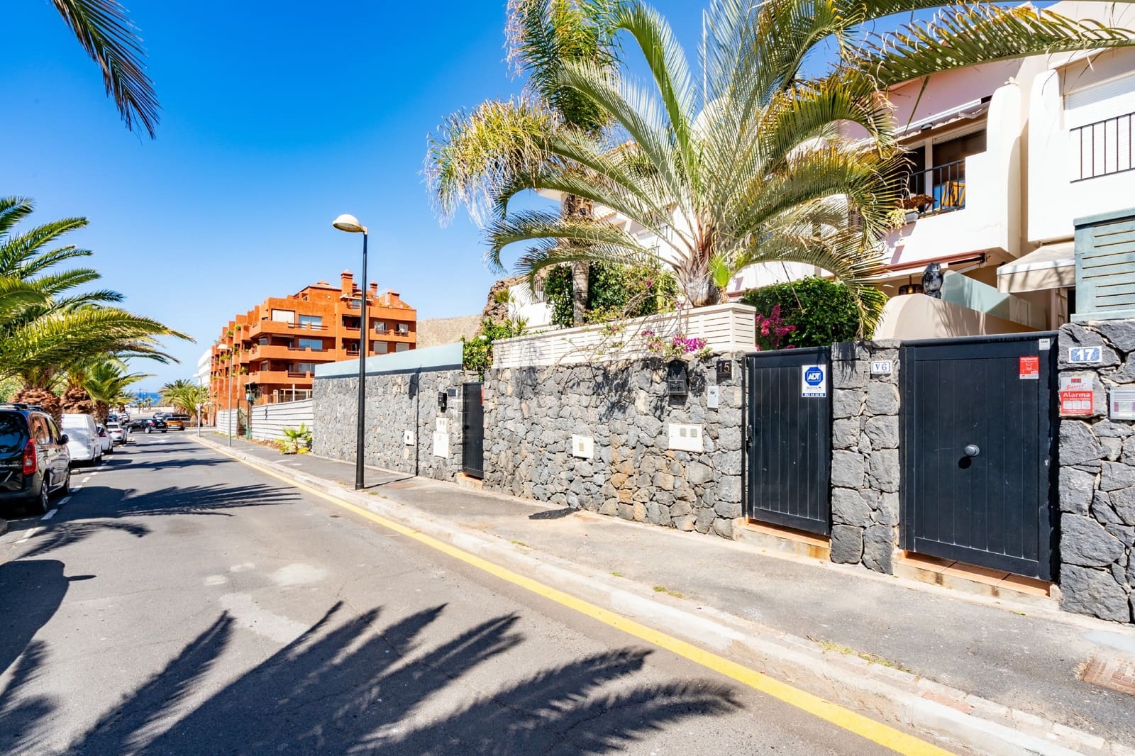 2 soveværelse Rækkehus til salg i Santa Cruz de Tenerife med swimmingpool garage - € 494.000 (Ref: 9989028)