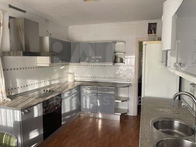 3 slaapkamer Appartement te koop in La Oliva, Sevilla stad - € 138.000 (Ref: 9989033)