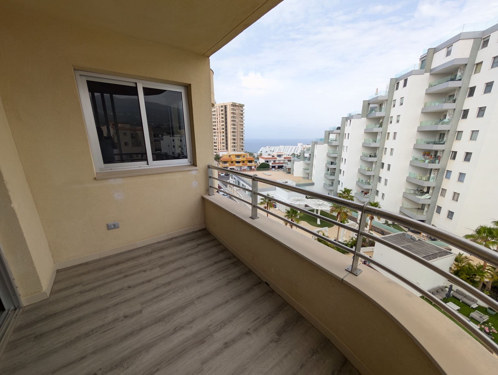 2 soveværelse Penthouse til salg i Adeje med swimmingpool - € 335.000 (Ref: 9989035)