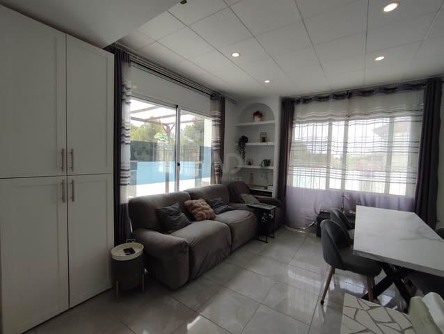 4 Zimmer Haus zu verkaufen in Tarragona Stadt mit Pool Garage - 399.000 € (Ref: 9989038)