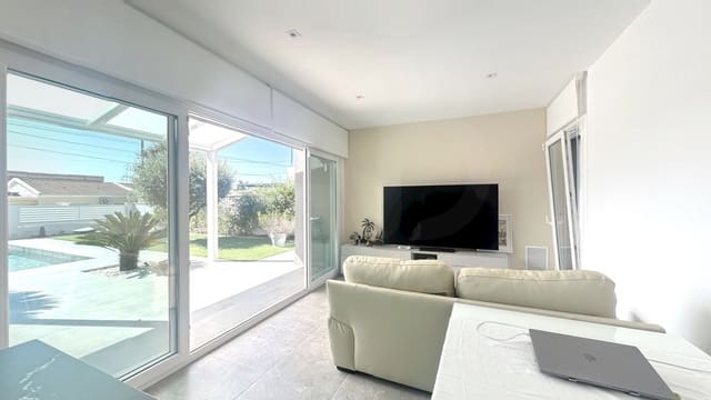 Casa de 3 habitaciones en L'Ametlla de Mar en venta con piscina - 467.000 € (Ref: 9989042)