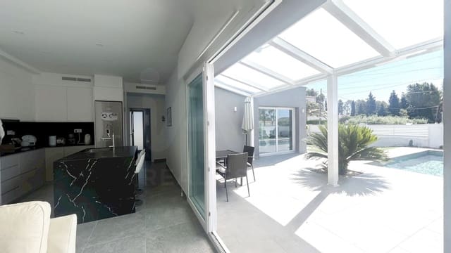 Casa de 3 habitaciones en L'Ametlla de Mar en venta con piscina - 467.000 € (Ref: 9989042)