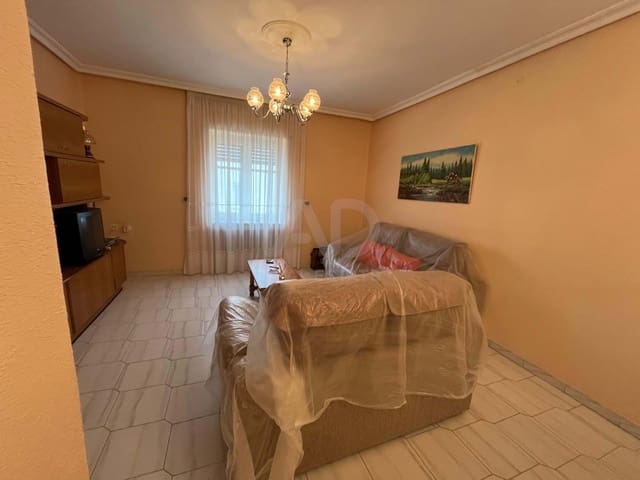3 slaapkamer Appartement te koop in Salamanca stad - € 67.000 (Ref: 9989043)