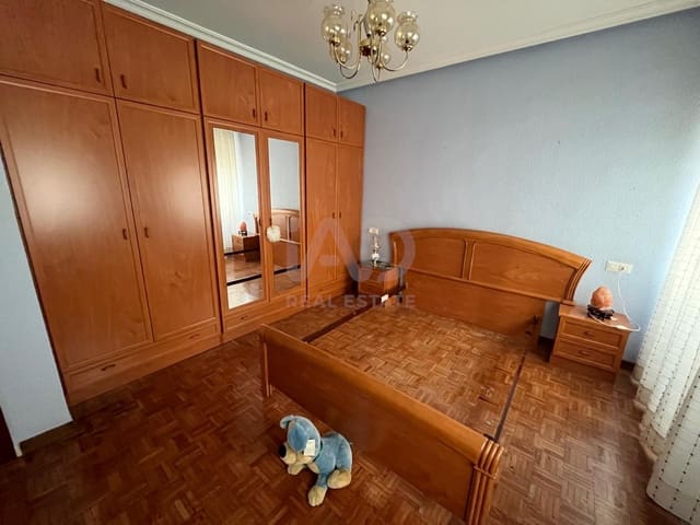 3 slaapkamer Appartement te koop in Salamanca stad - € 67.000 (Ref: 9989043)