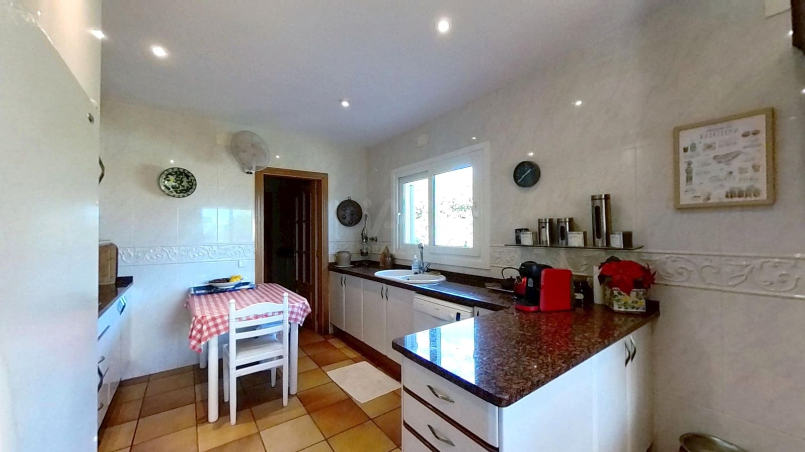 Casa de 5 habitaciones en Tarragona ciudad en venta con piscina garaje - 370.000 € (Ref: 9989047)