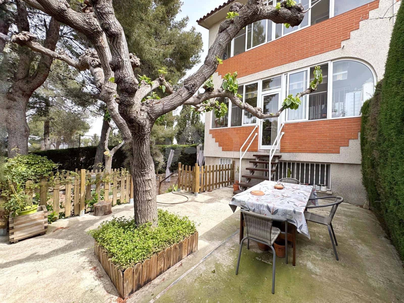 4 sovrum Hus till salu i Tarragona stad med garage - 289 000 € (Ref: 9989048)
