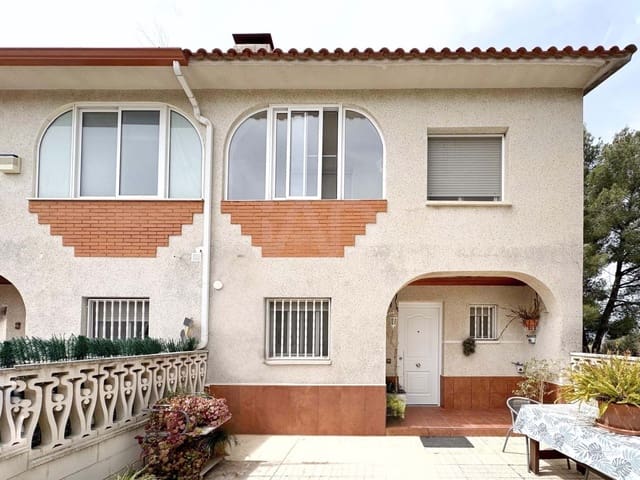 4 slaapkamer Huis te koop in Tarragona stad met garage - € 289.000 (Ref: 9989048)