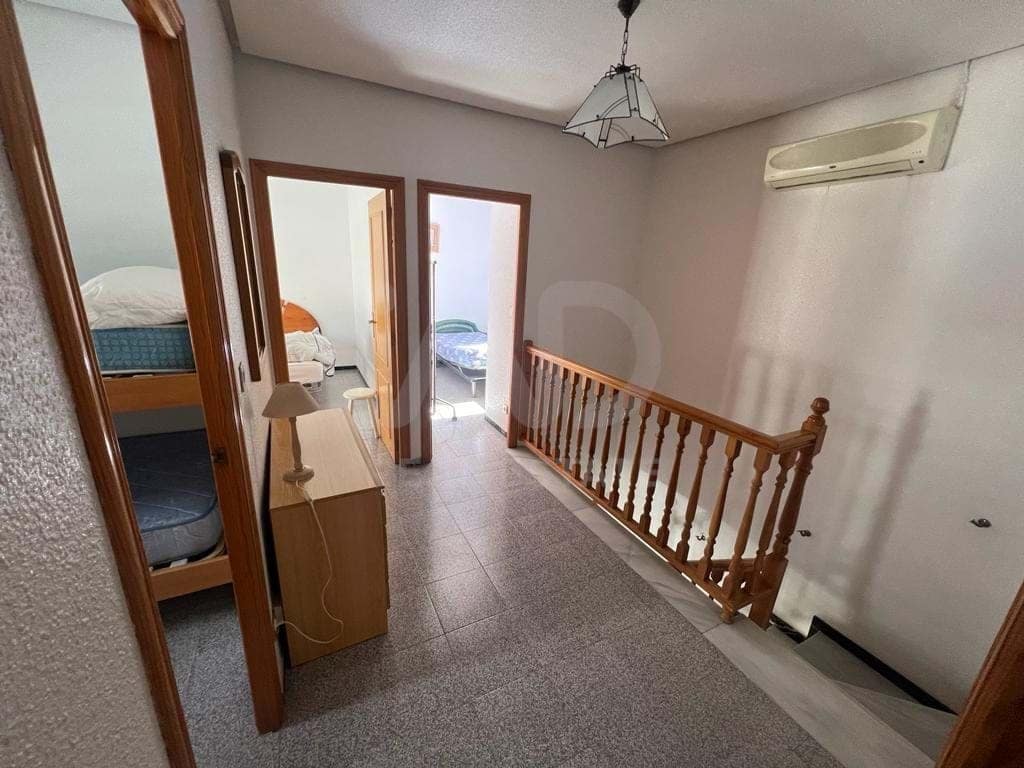 5 Zimmer Haus zu verkaufen in Alicante / Alacant Stadt - 290.000 € (Ref: 9989052)