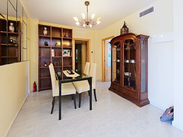 3 slaapkamer Appartement te koop in Miramar met zwembad - € 249.000 (Ref: 9989057)