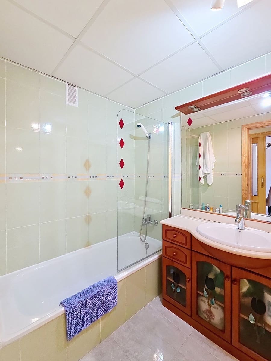 3 slaapkamer Appartement te koop in Miramar met zwembad - € 249.000 (Ref: 9989057)