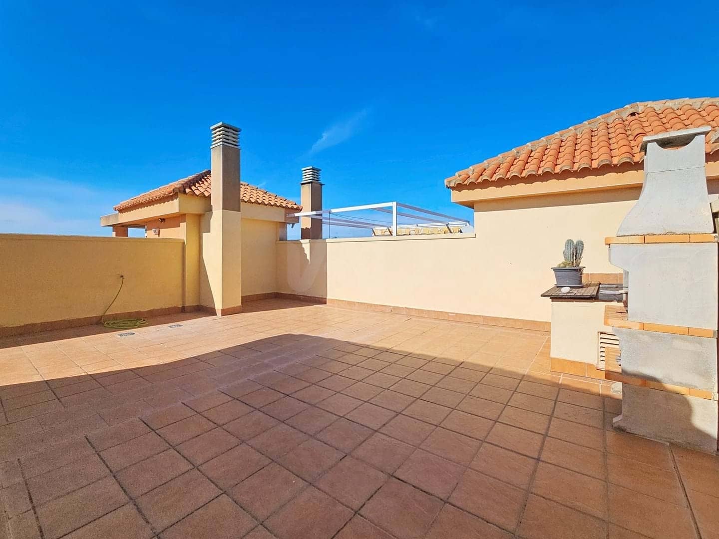 3 slaapkamer Appartement te koop in Miramar met zwembad - € 249.000 (Ref: 9989057)