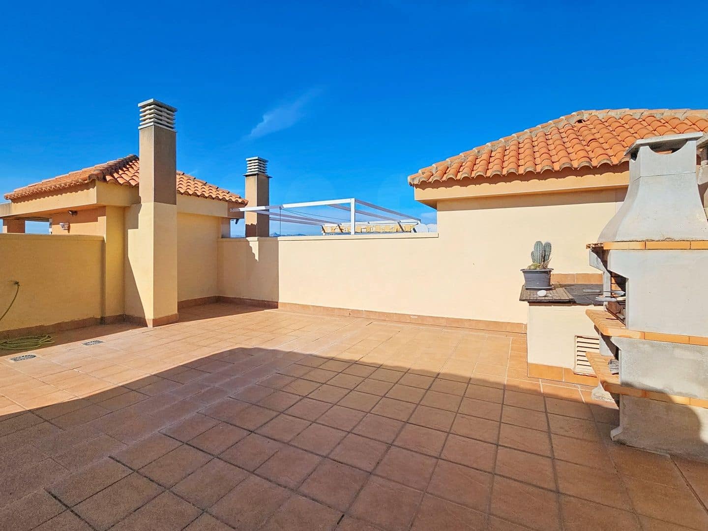 3 slaapkamer Appartement te koop in Miramar met zwembad - € 249.000 (Ref: 9989057)