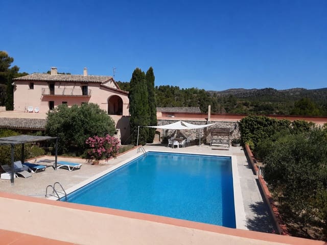 12 slaapkamer Finca/Landhuis te koop in Madrid stad met zwembad garage - € 5.600.000 (Ref: 9989058)