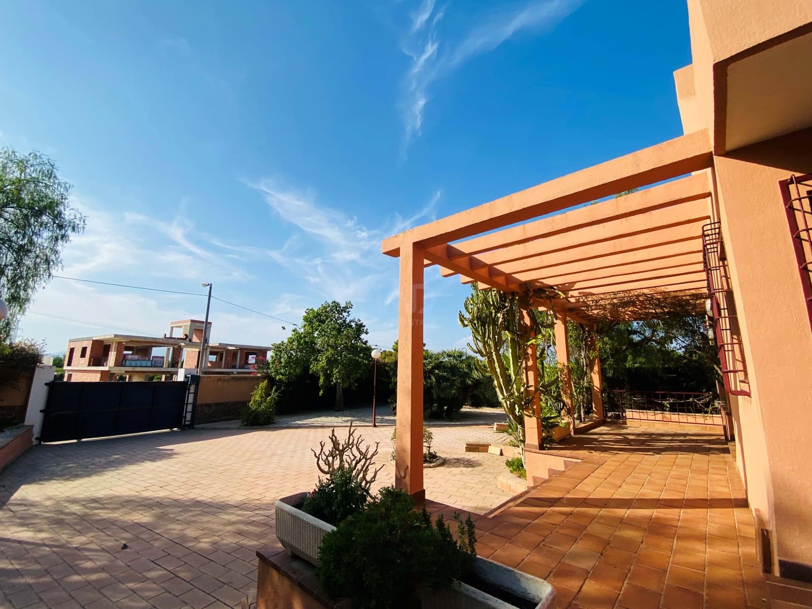 5 Zimmer Villa zu verkaufen in Alicante / Alacant Stadt mit Pool Garage - 1.200.000 € (Ref: 9989061)