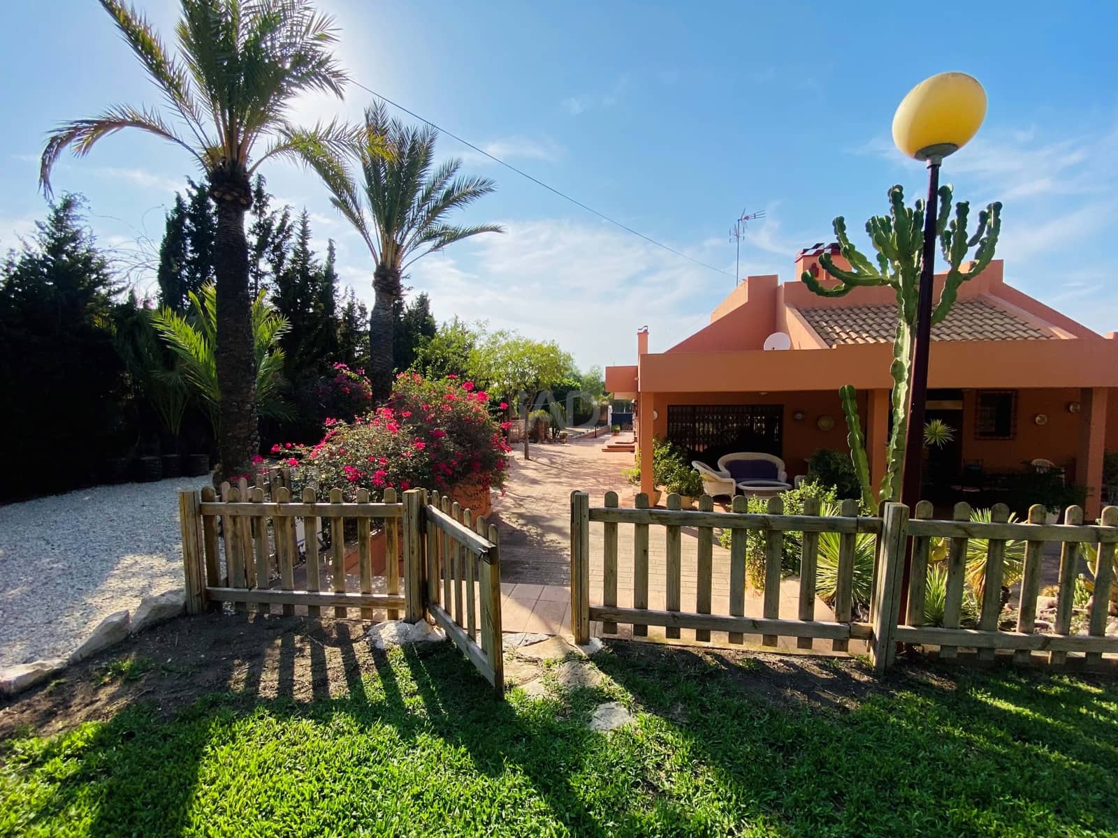 5 Zimmer Villa zu verkaufen in Alicante / Alacant Stadt mit Pool Garage - 1.200.000 € (Ref: 9989061)