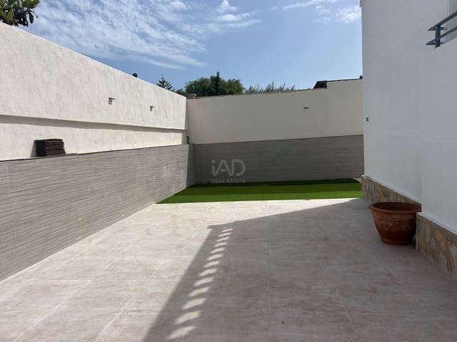 3 soverom Hus til salgs i Los Balcones - Los Altos, Torrevieja med svømmebasseng garasje - € 780 000 (Ref: 9989067)