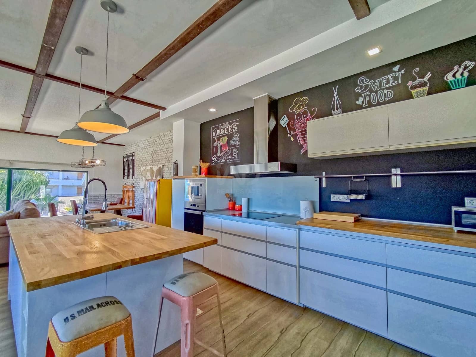 2 makuuhuone Ullakkoasunto myytävänä paikassa Alicante kaupunki mukana uima-altaan - 344 900 € (Ref: 9989070)