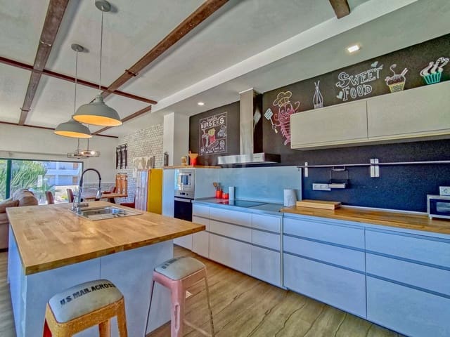 Loft de 2 habitaciones en Alicante / Alacant ciudad en venta con piscina - 344.900 € (Ref: 9989070)