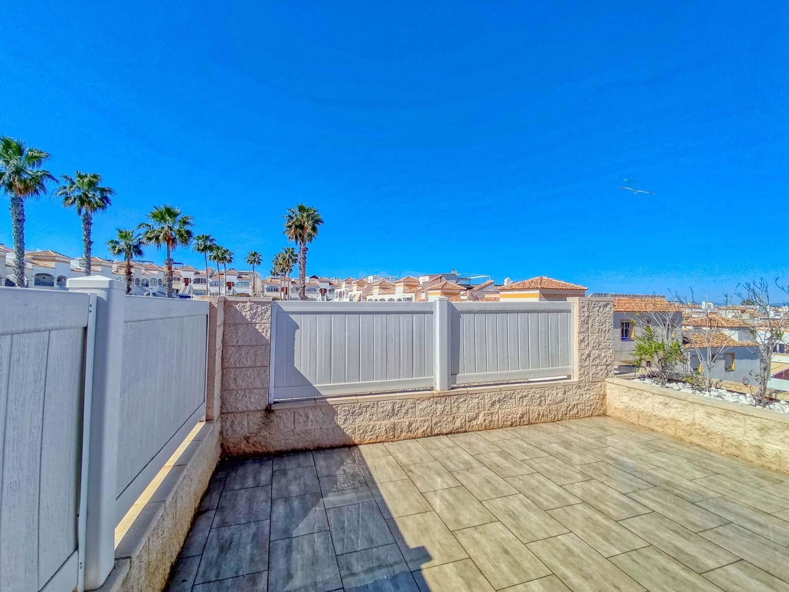 2 makuuhuone Ullakkoasunto myytävänä paikassa Alicante kaupunki mukana uima-altaan - 344 900 € (Ref: 9989070)
