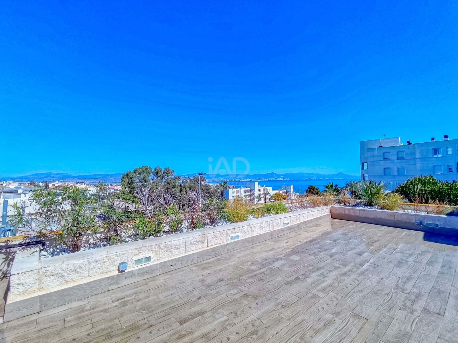 2 makuuhuone Ullakkoasunto myytävänä paikassa Alicante kaupunki mukana uima-altaan - 344 900 € (Ref: 9989070)