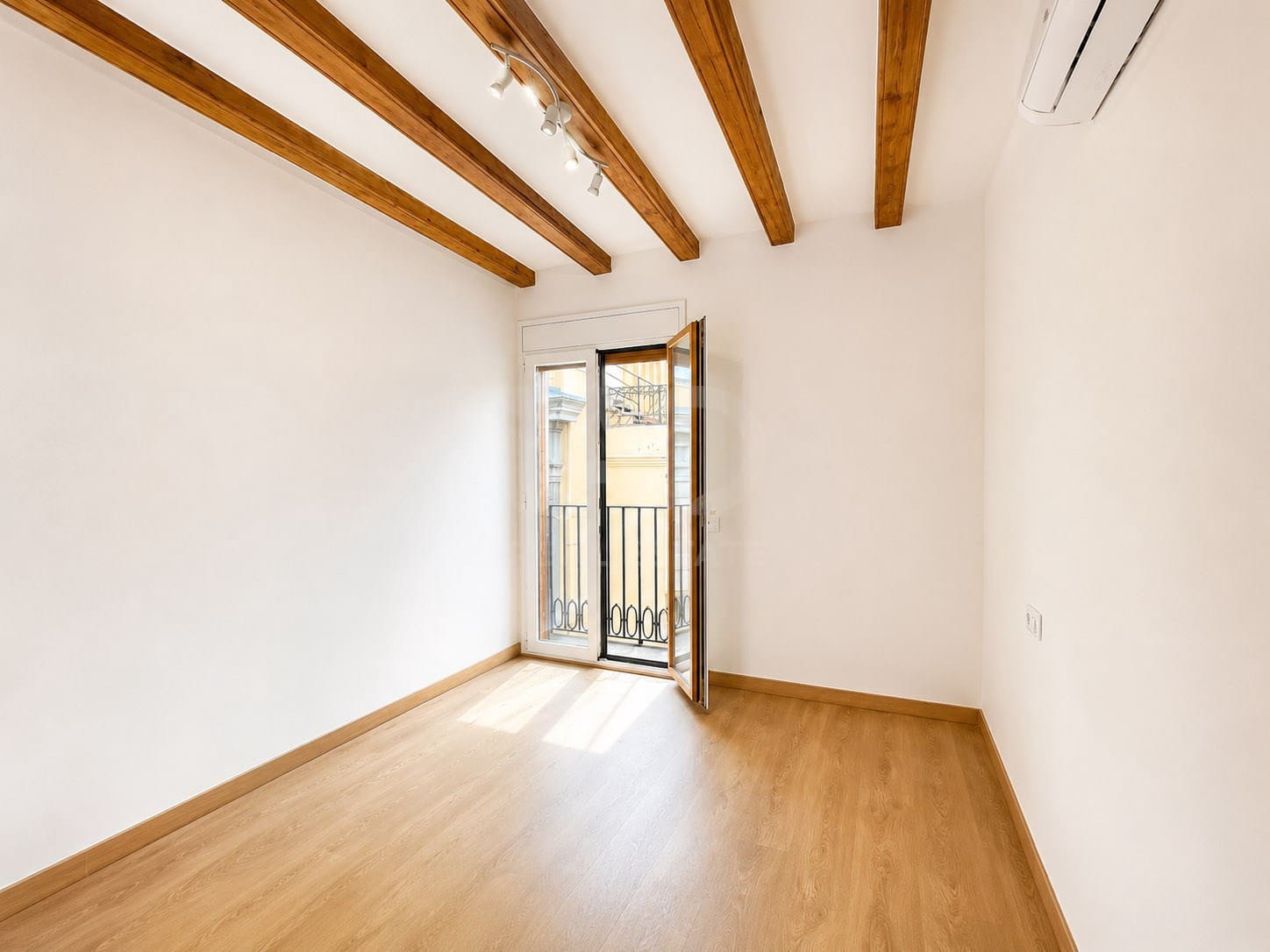 6 soverom Leilighet til salgs i Barcelona by - € 760 000 (Ref: 9989086)