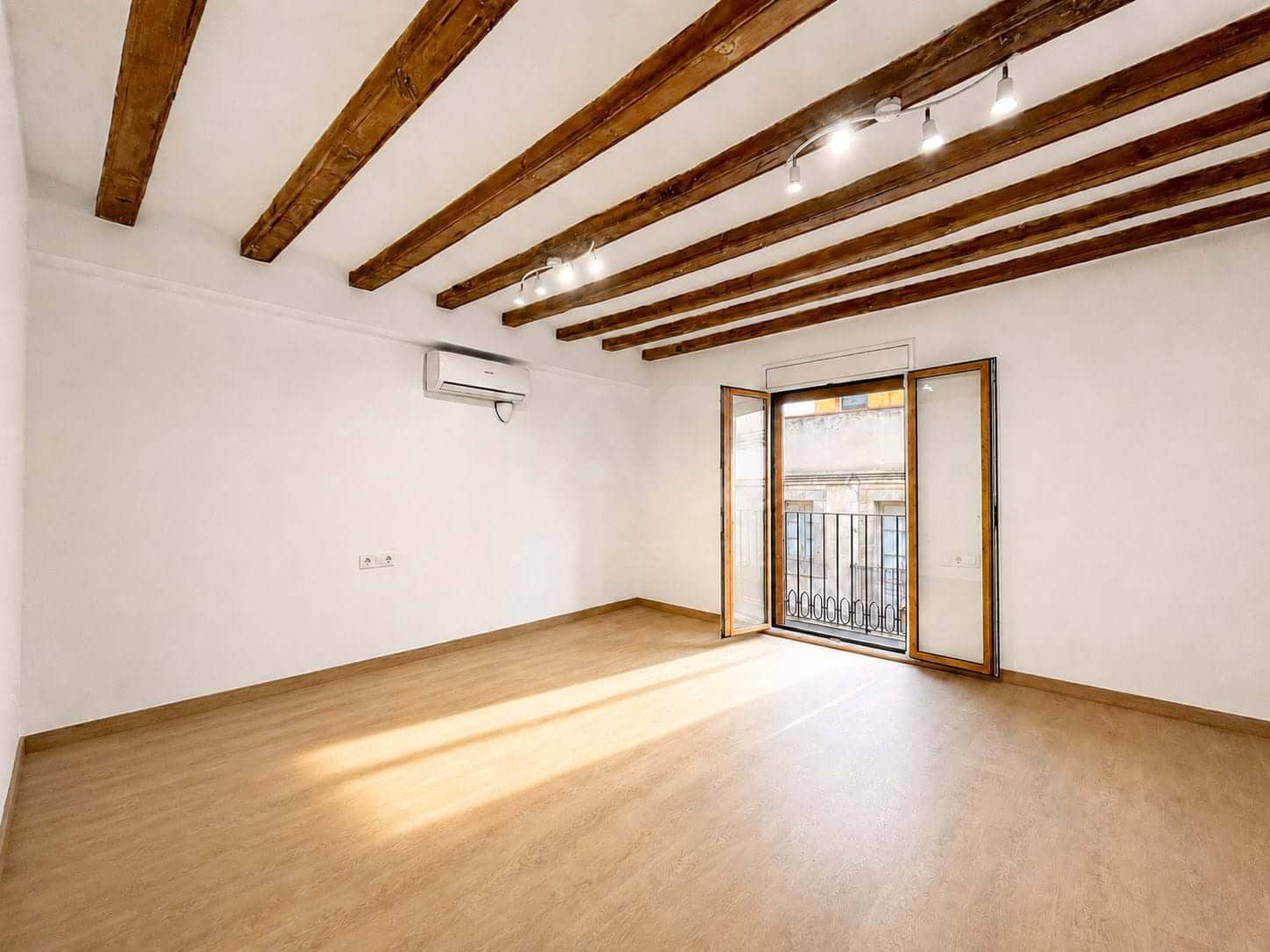 6 soverom Leilighet til salgs i Barcelona by - € 760 000 (Ref: 9989086)