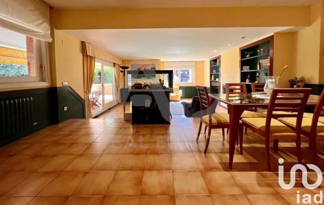 4 soveværelse Lejlighed til salg i Sant Andreu de Llavaneres med swimmingpool garage - € 698.000 (Ref: 9989087)