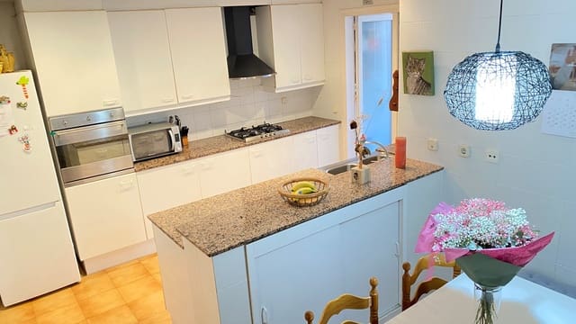 4 soveværelse Lejlighed til salg i Sant Andreu de Llavaneres med swimmingpool garage - € 698.000 (Ref: 9989087)