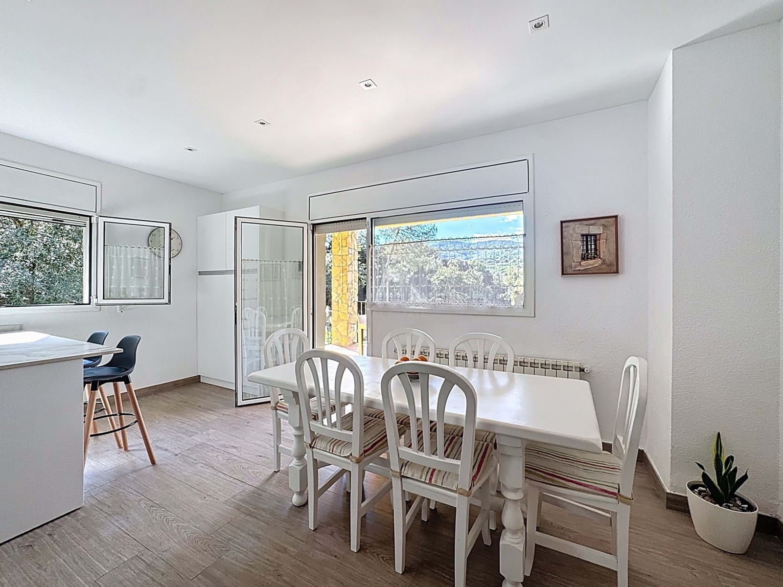 5 soverom Hus til salgs i Barcelona by med svømmebasseng garasje - € 830 000 (Ref: 9989096)