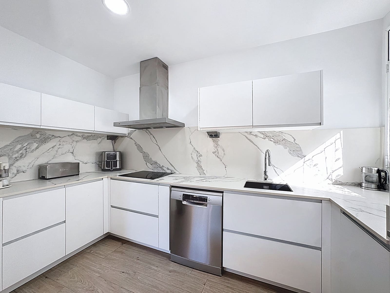 5 soverom Hus til salgs i Barcelona by med svømmebasseng garasje - € 830 000 (Ref: 9989096)