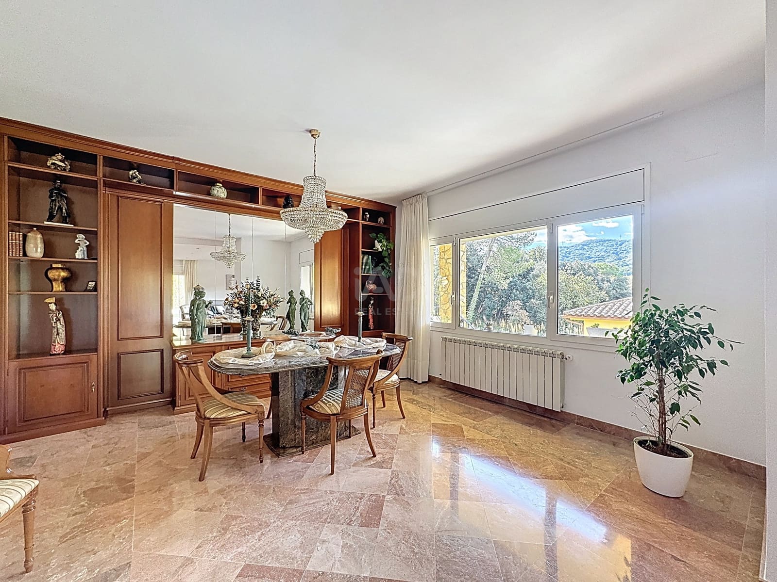 5 soverom Hus til salgs i Barcelona by med svømmebasseng garasje - € 830 000 (Ref: 9989096)