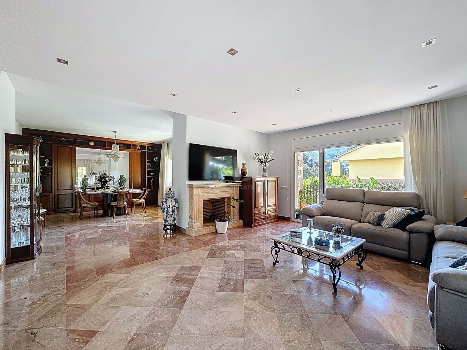 5 soverom Hus til salgs i Barcelona by med svømmebasseng garasje - € 830 000 (Ref: 9989096)
