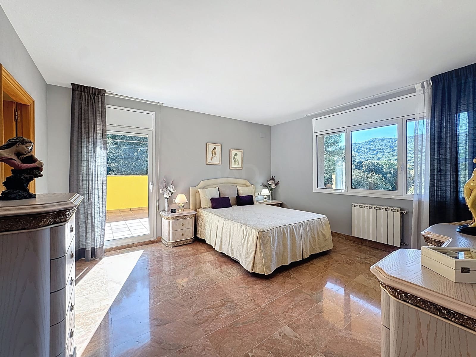 5 soverom Hus til salgs i Barcelona by med svømmebasseng garasje - € 830 000 (Ref: 9989096)