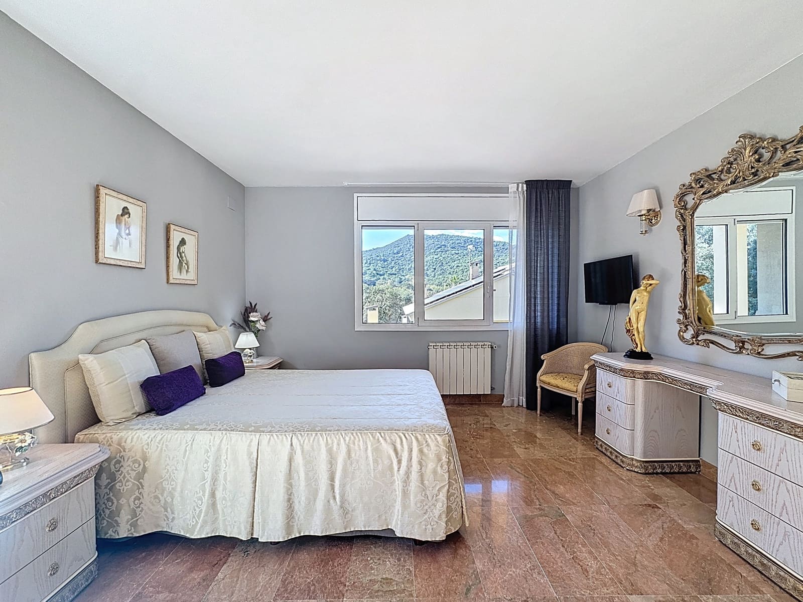 5 soverom Hus til salgs i Barcelona by med svømmebasseng garasje - € 830 000 (Ref: 9989096)