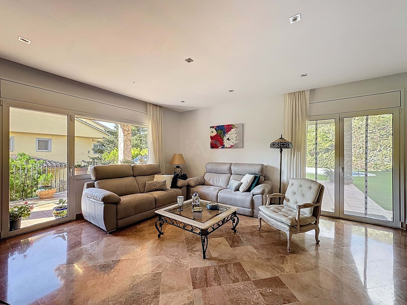 5 soverom Hus til salgs i Barcelona by med svømmebasseng garasje - € 830 000 (Ref: 9989096)