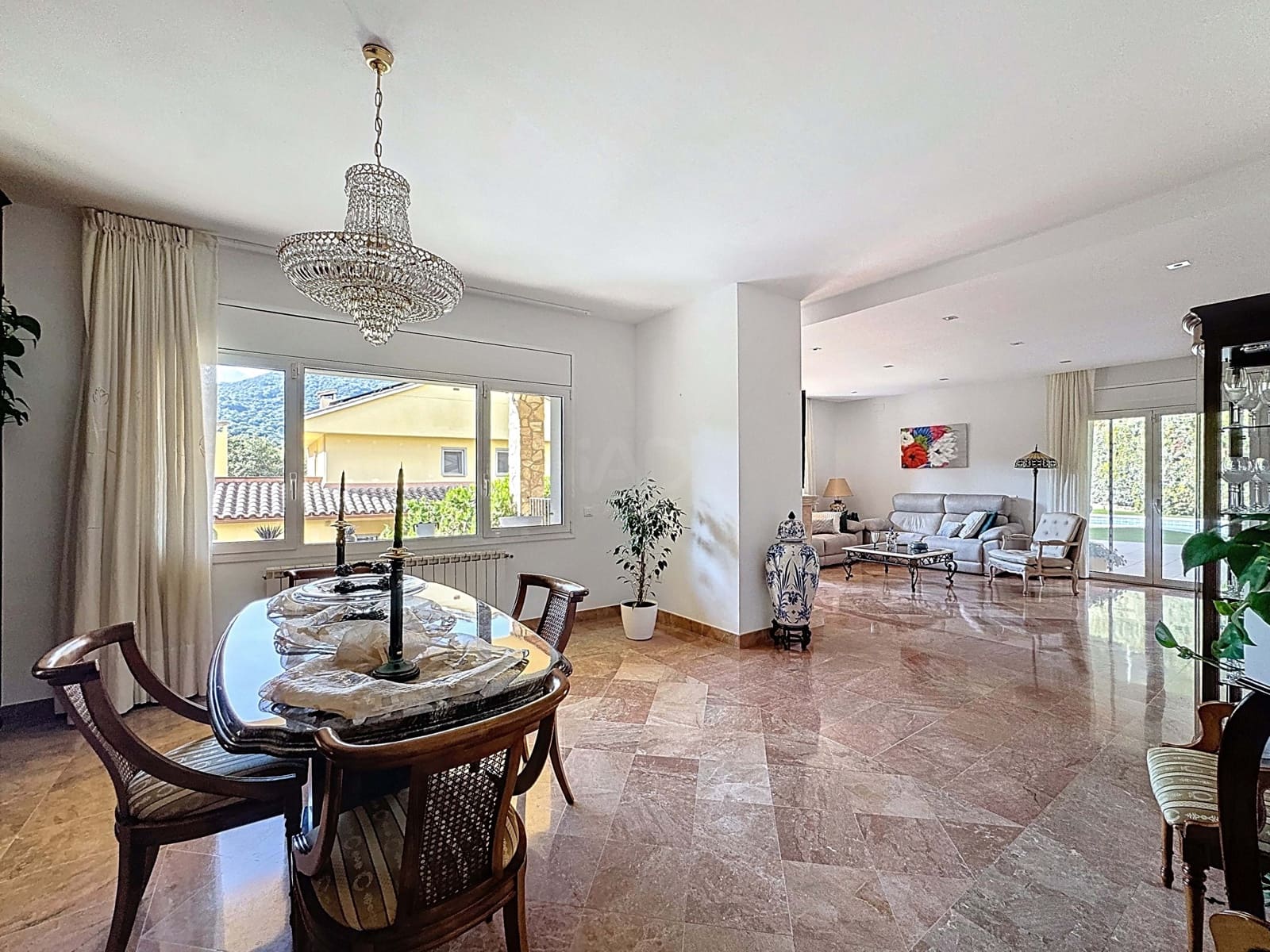 5 soverom Hus til salgs i Barcelona by med svømmebasseng garasje - € 830 000 (Ref: 9989096)