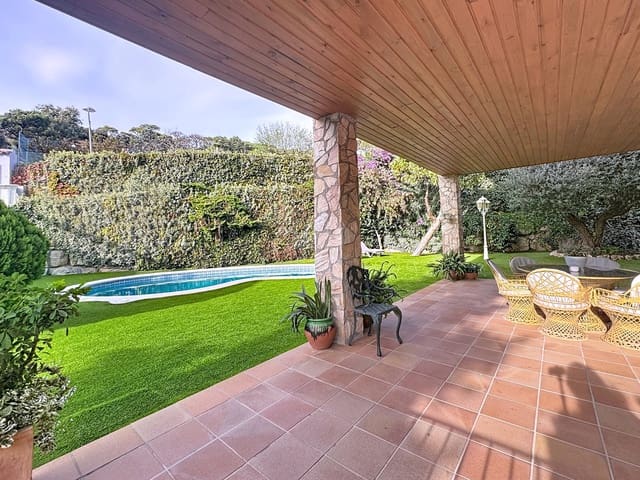 5 soverom Hus til salgs i Barcelona by med svømmebasseng garasje - € 830 000 (Ref: 9989096)