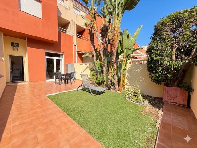 4 soverom Rekkehus til salgs i Alicante by med garasje - € 370 000 (Ref: 9989097)