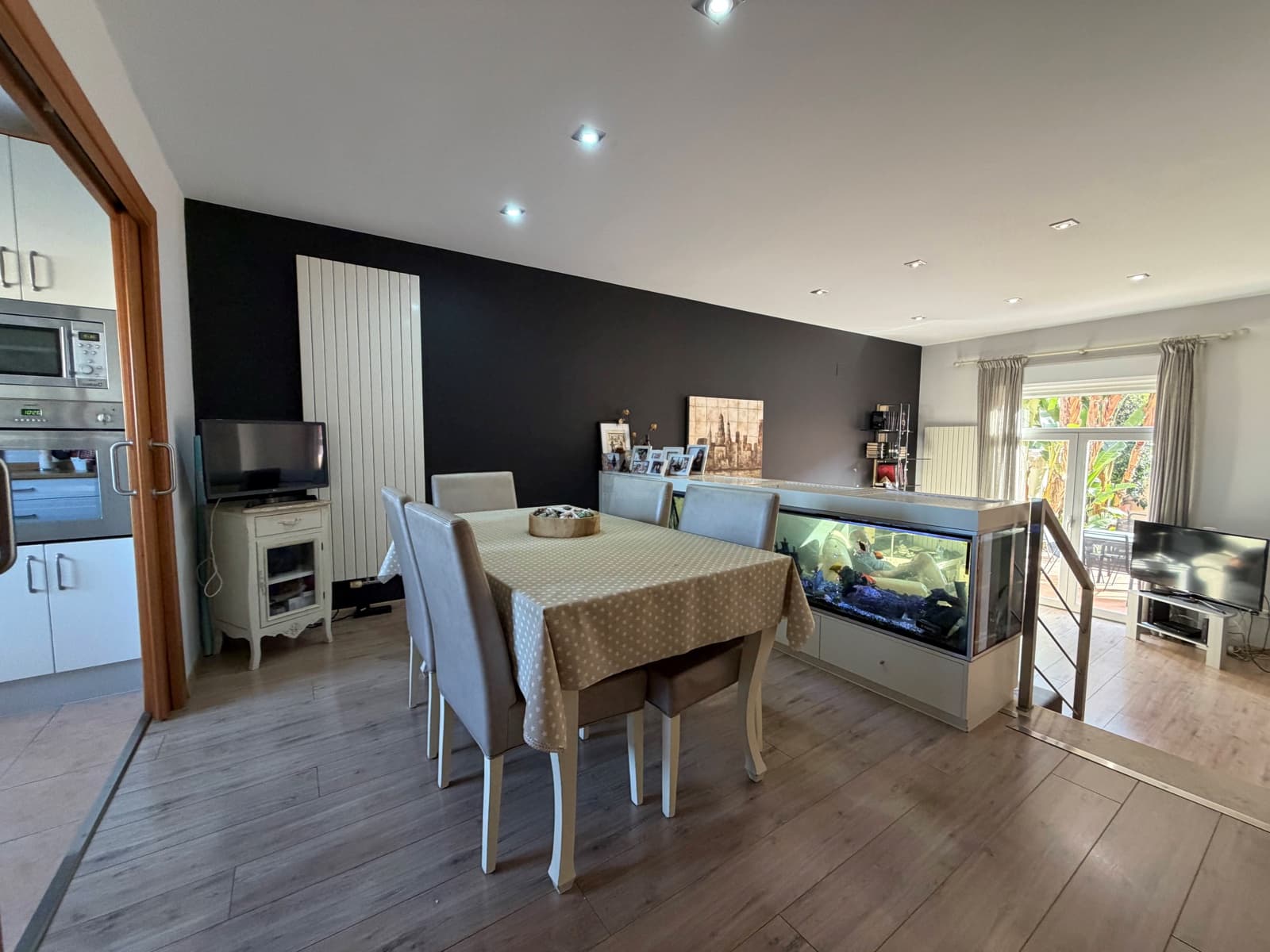 4 bedroom Terraced Villa for sale in Alicante / Alacant city with garage - € 370,000 (Ref: 9989097)