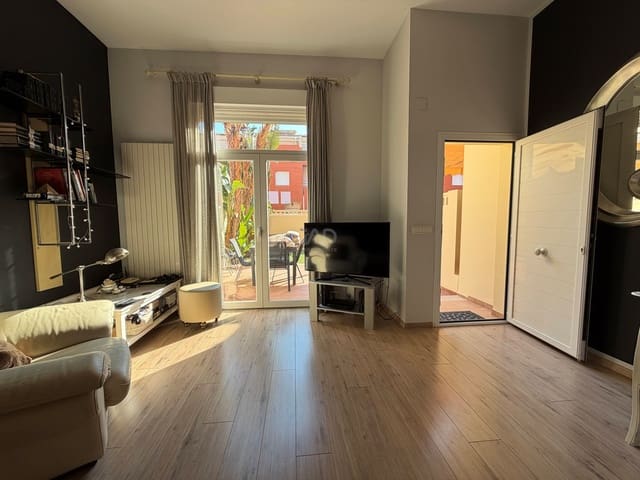4 soverom Rekkehus til salgs i Alicante by med garasje - € 370 000 (Ref: 9989097)