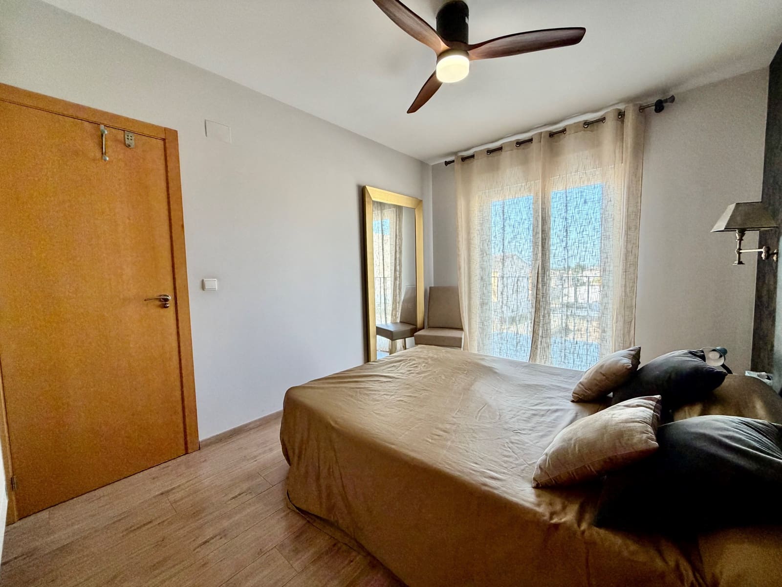 4 bedroom Terraced Villa for sale in Alicante / Alacant city with garage - € 370,000 (Ref: 9989097)