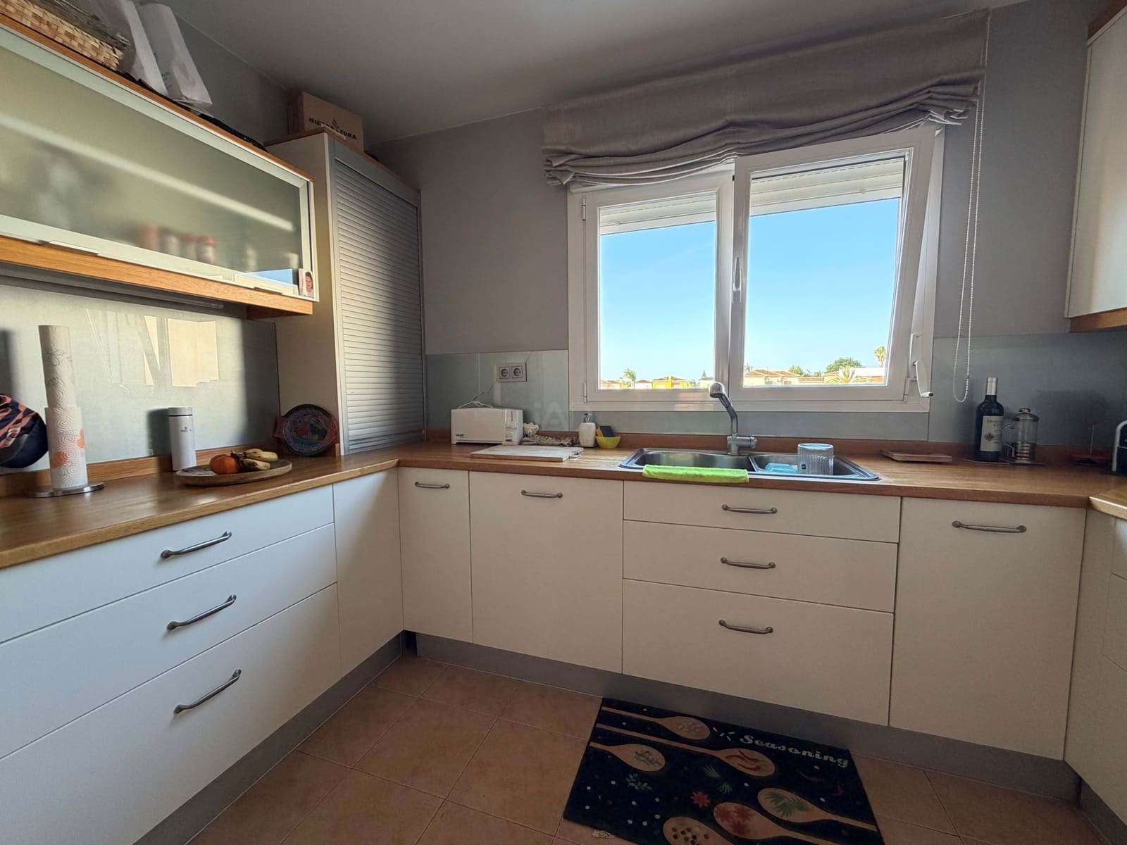 4 bedroom Terraced Villa for sale in Alicante / Alacant city with garage - € 370,000 (Ref: 9989097)